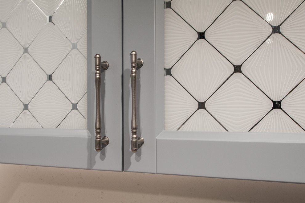 Серая кухня в классике