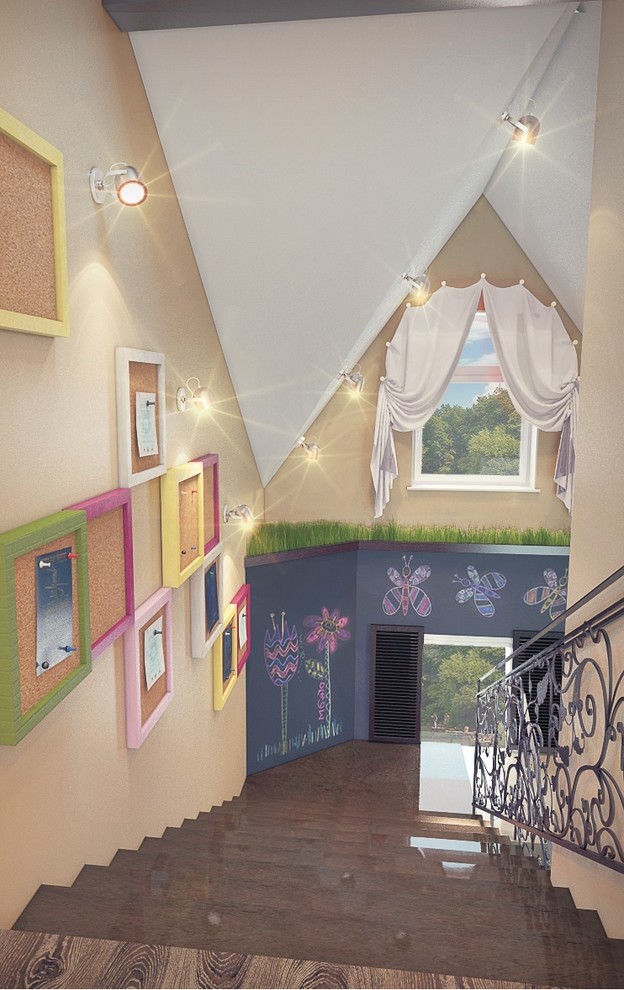 Лестничный марш к детской игровой комнате (Третий этаж, мансарда)