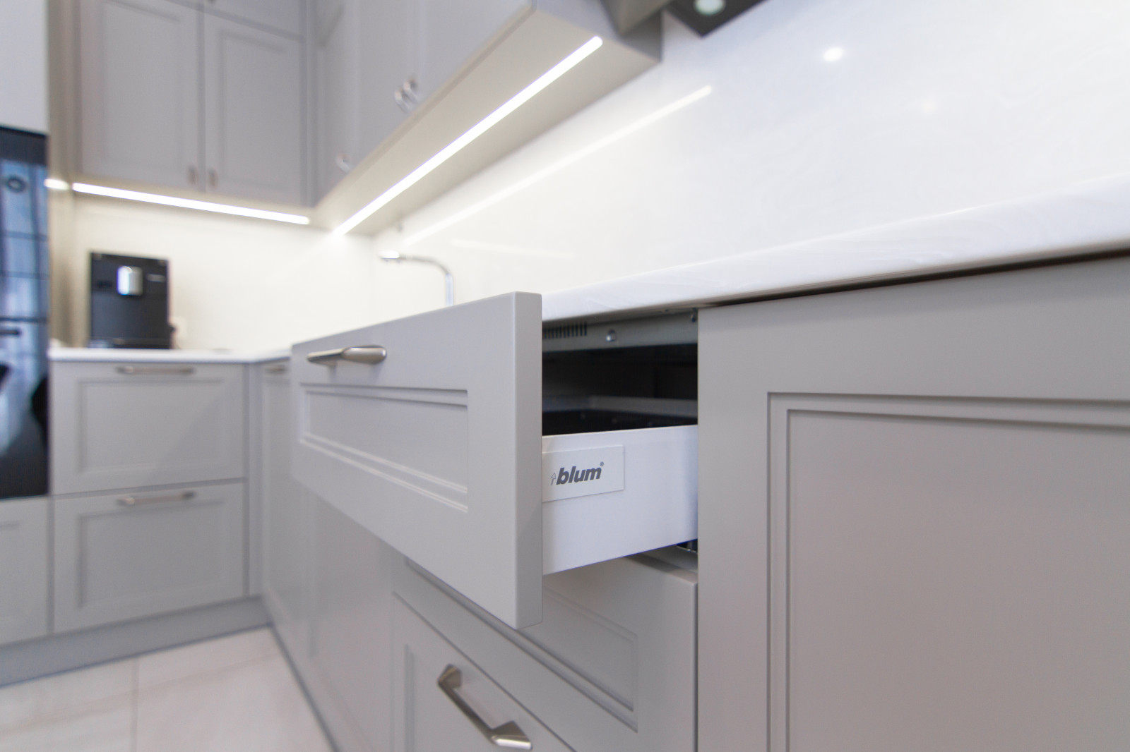 Неоклассика в нежно-кофейном цвете