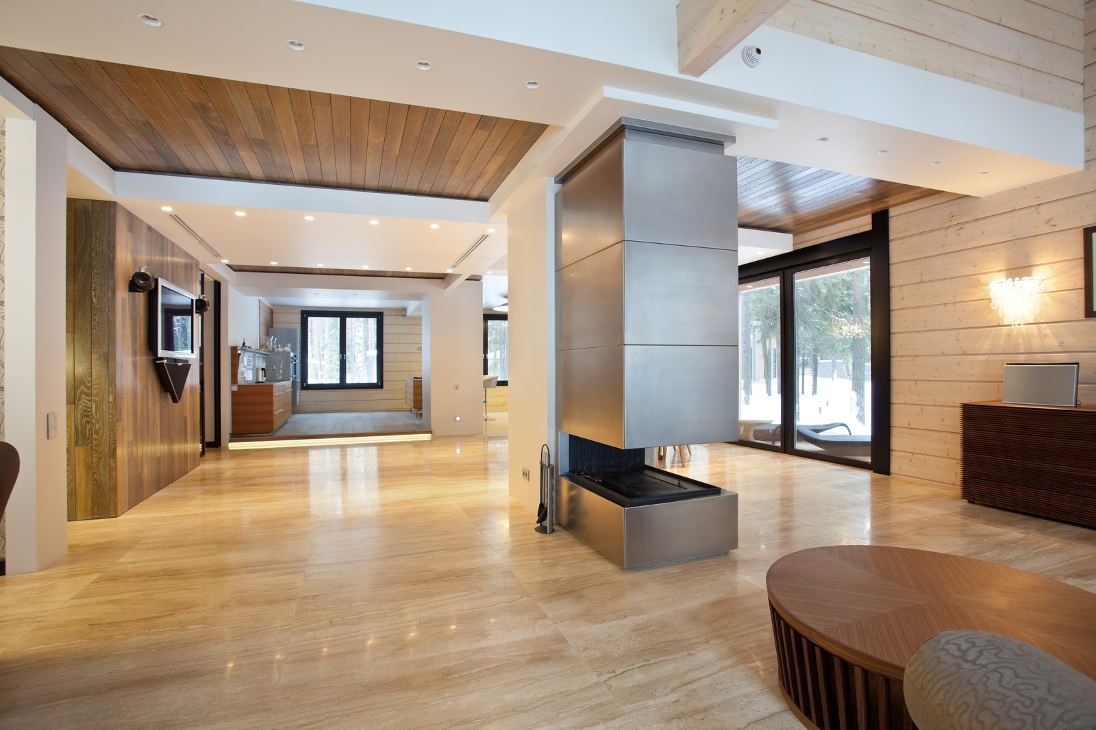 Дом. Массивная доска.