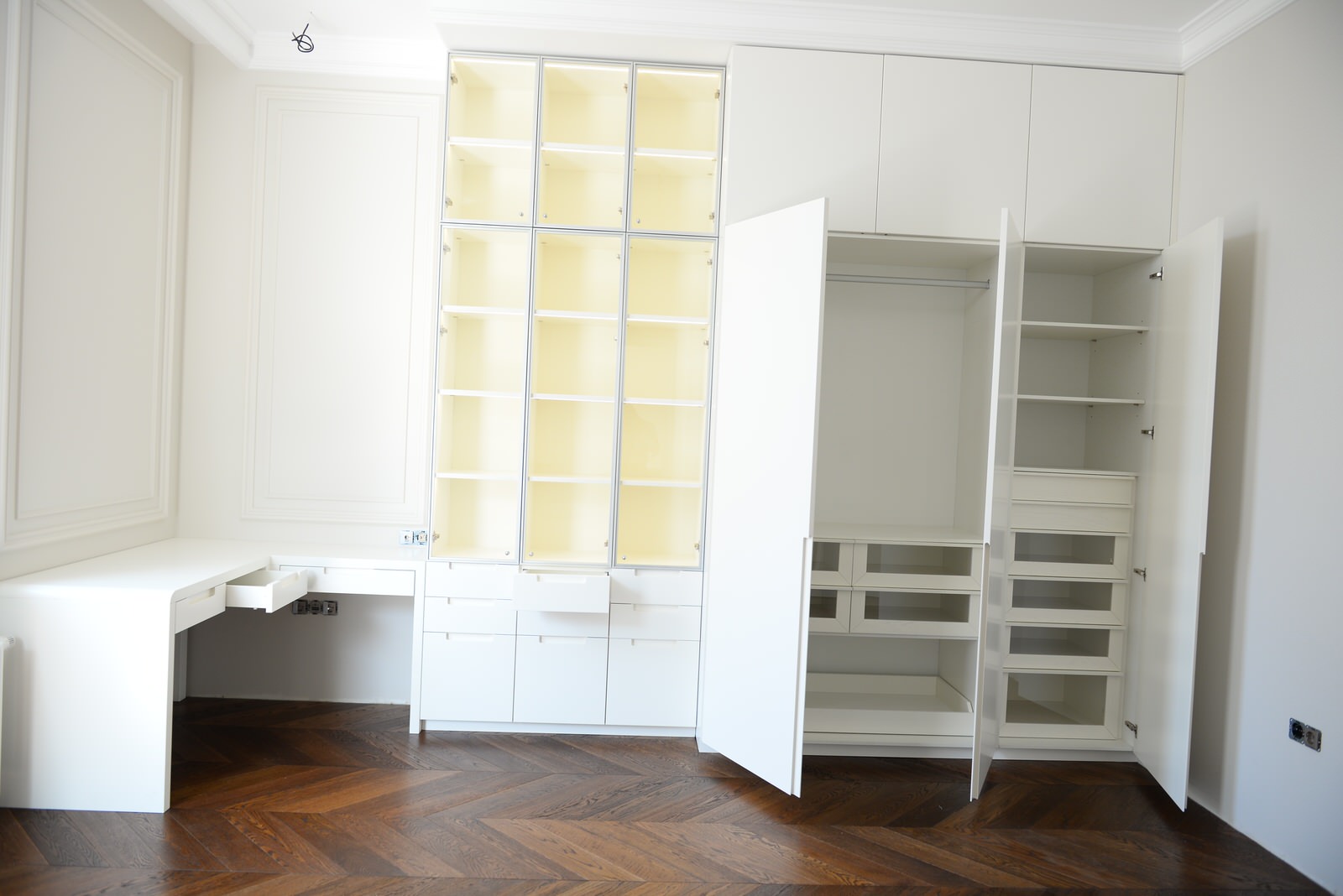 Мебель и детали интерьера