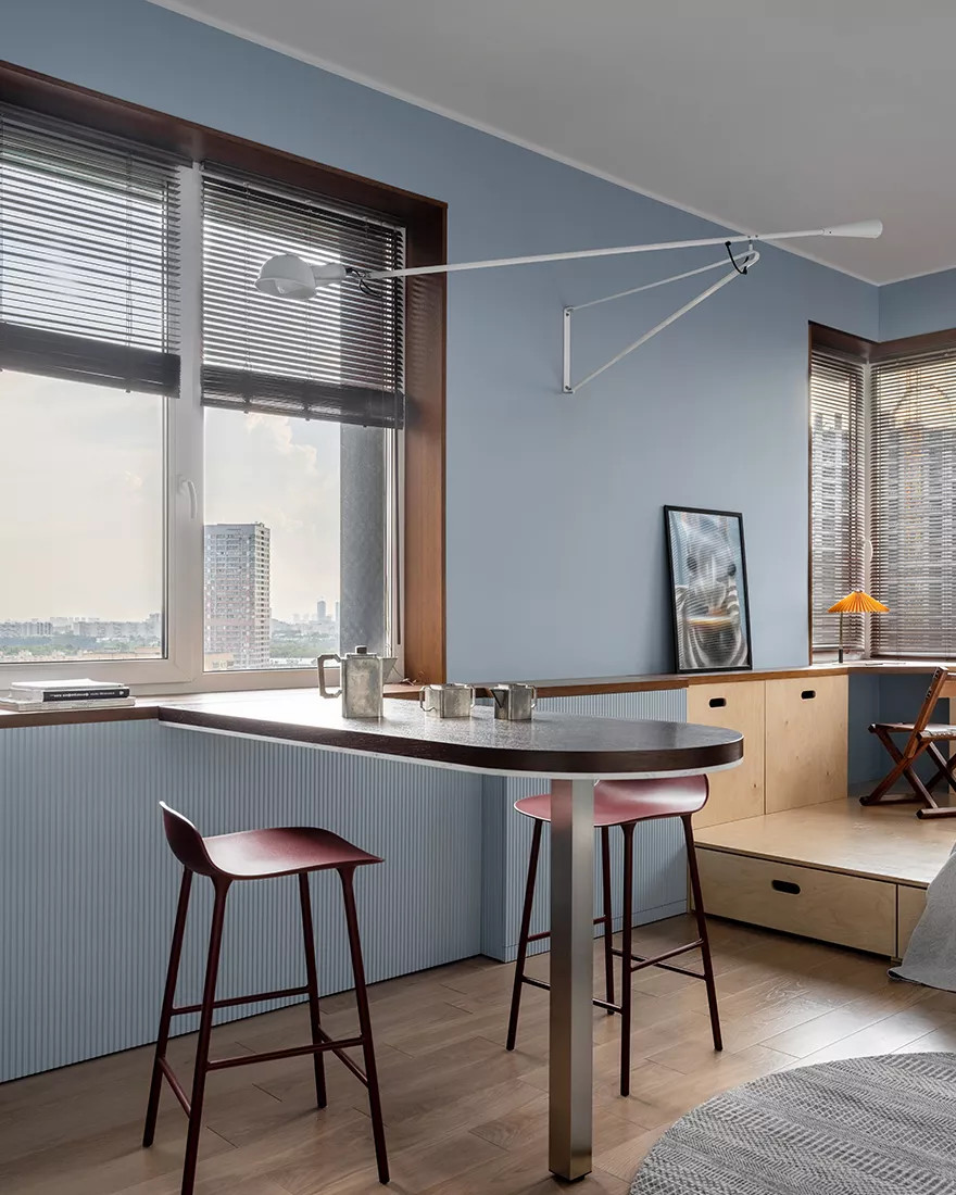 Круглый ковер в проекте маленькой квартиры 29 кв. метров