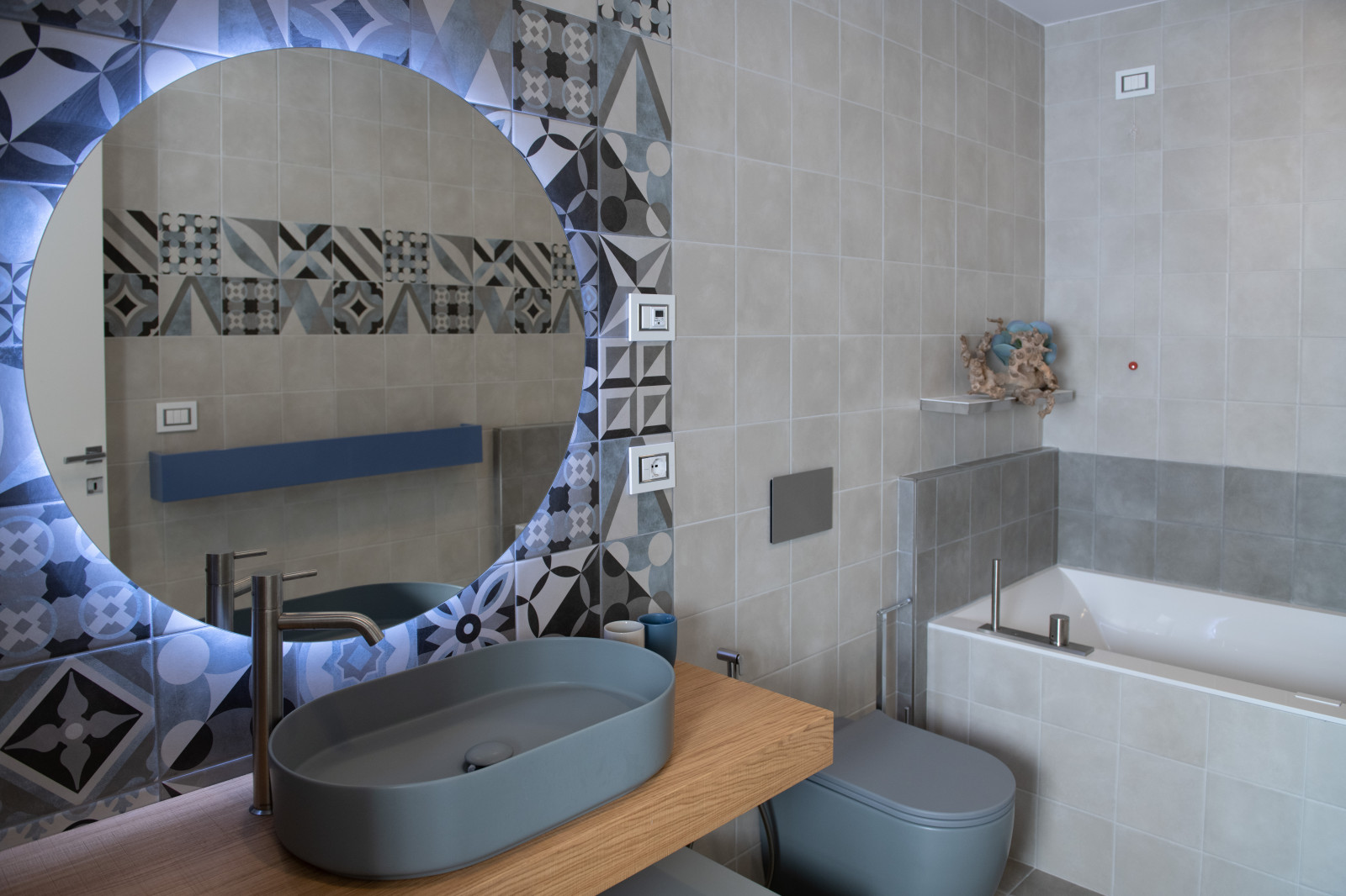 Интерьер апартамента в HPA, Паденге-Суль-Гарда, Италия