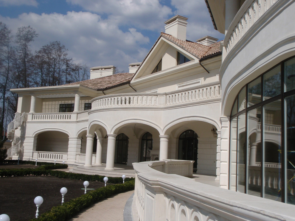 Фасады из инкерманского камня