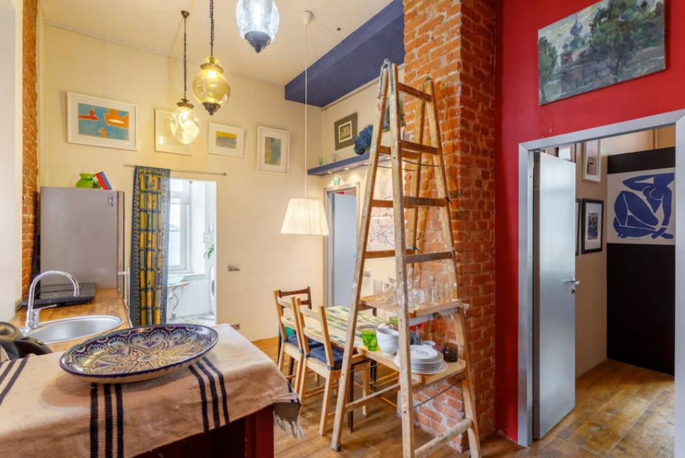 Светлая квартира-студия на Моросейке.