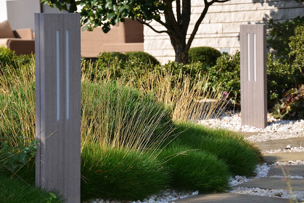 Современный сад в КП "Бенилюкс" вилла 2