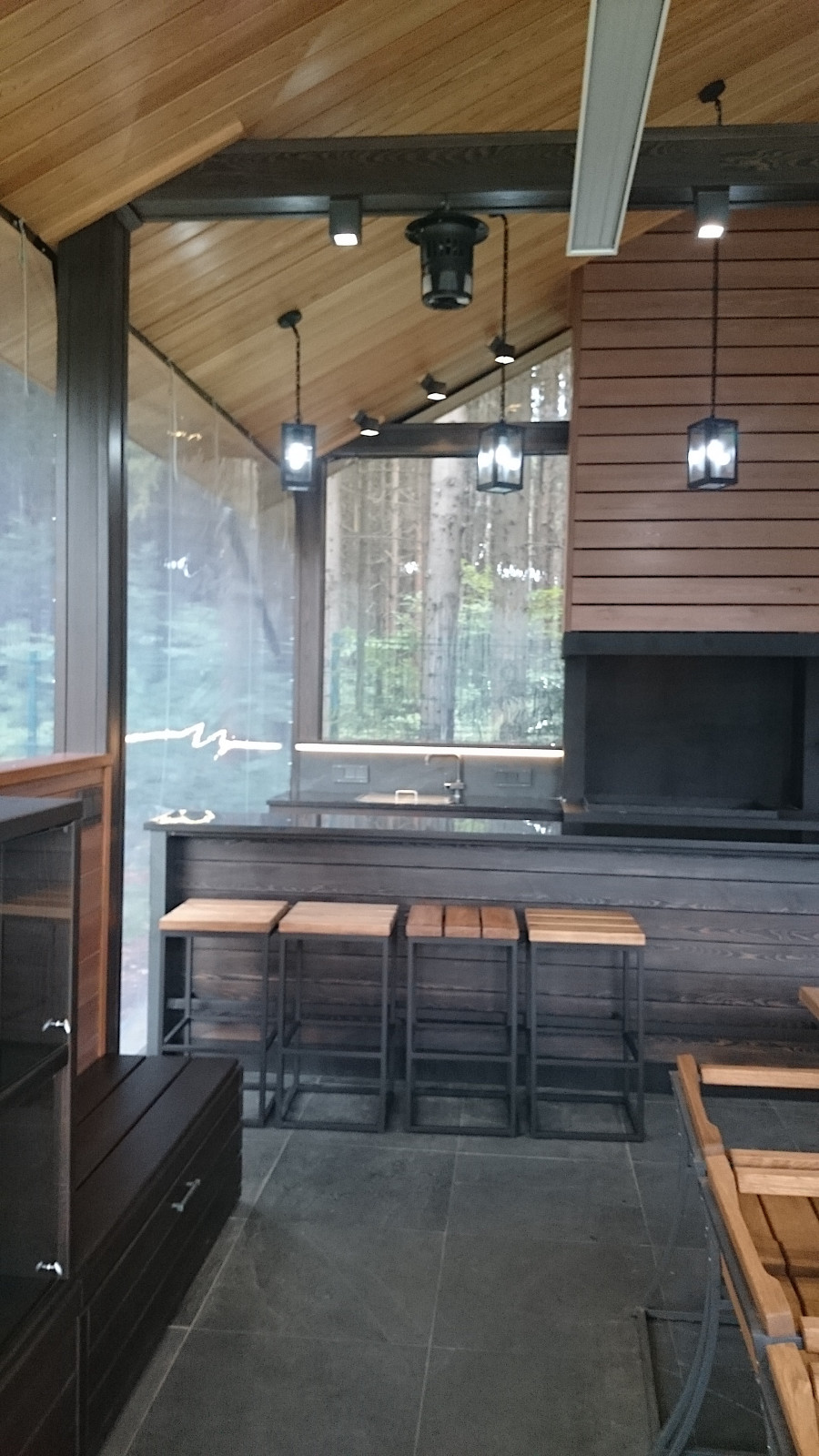 Беседка–барбекю в п. «Заокские просторы»