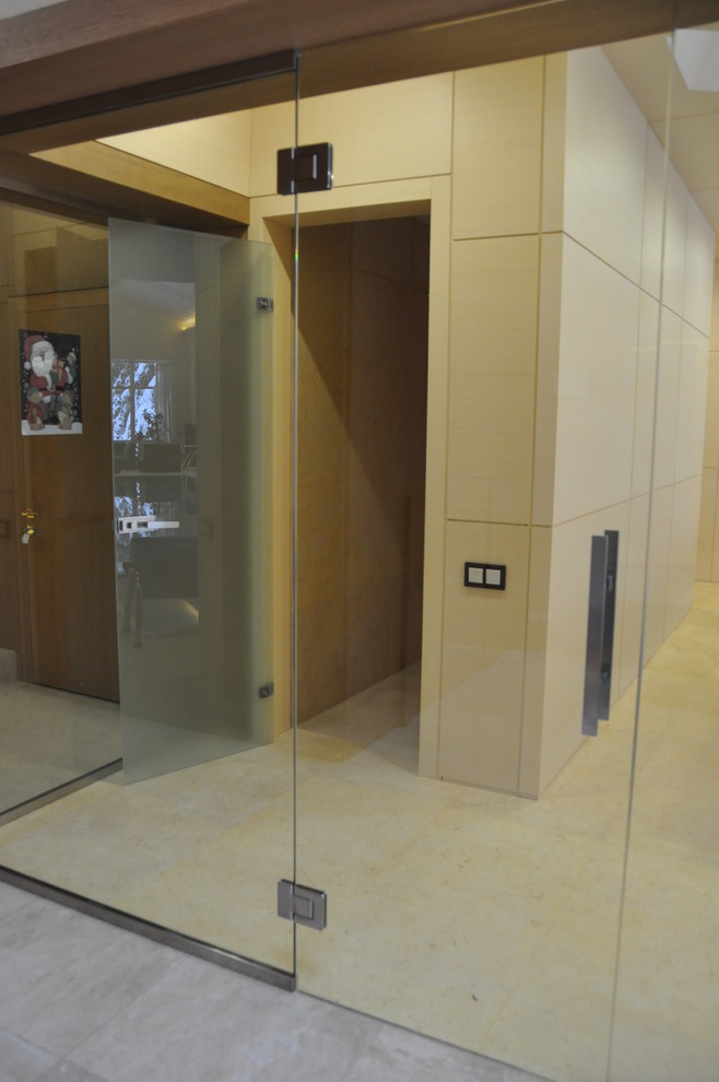 Душевые и стеклянные перегородки на фурнитуре MWE Германия