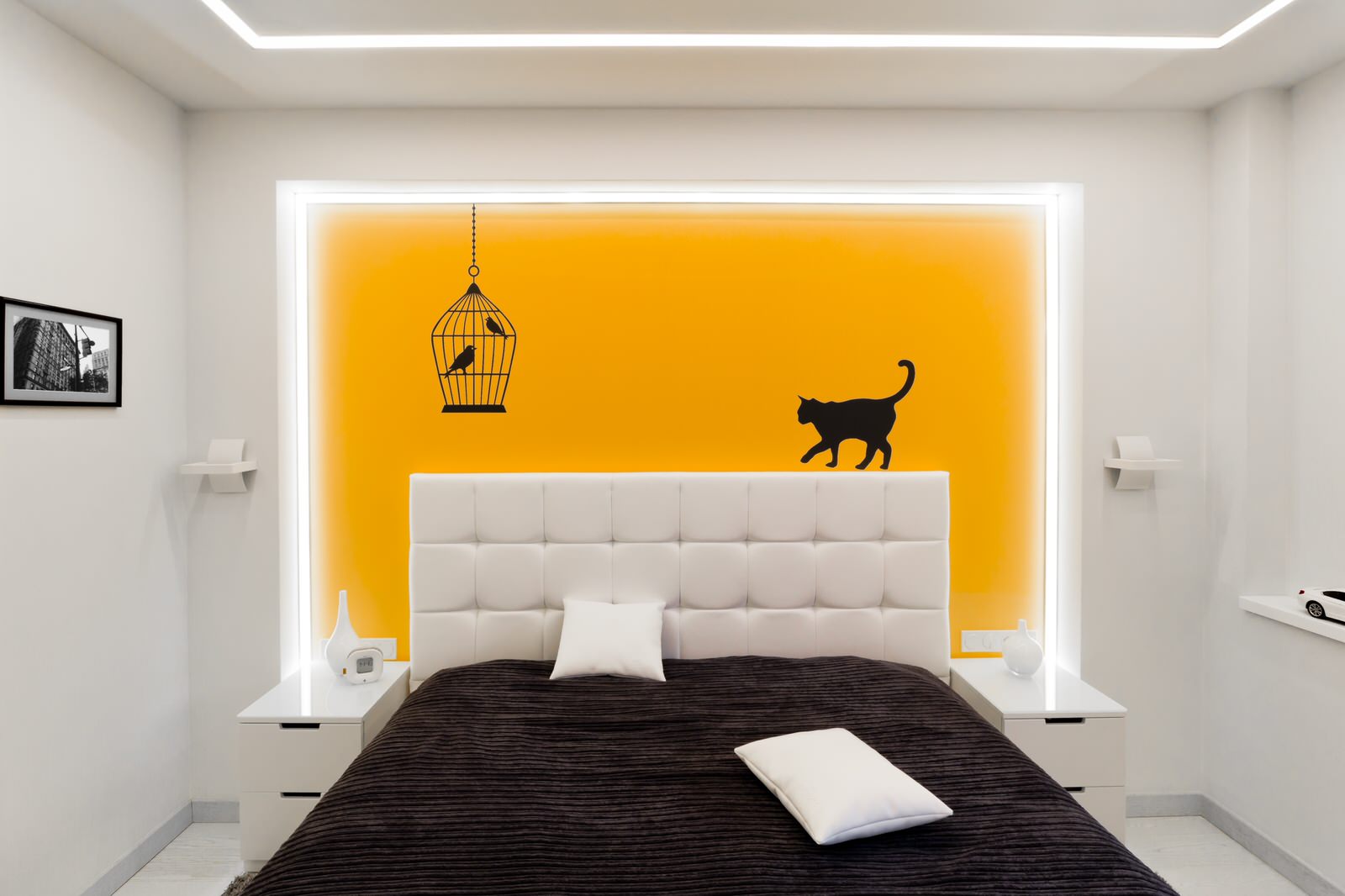 Houzz тур: Московская квартира с умным светом и яркими акцентами