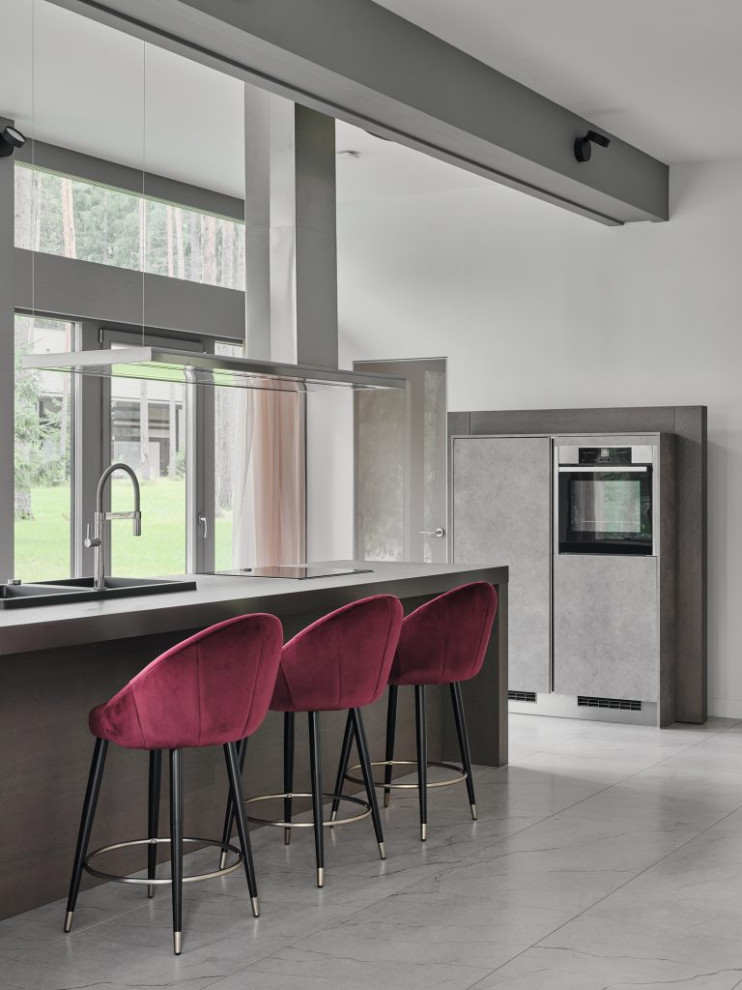 Дом в лесу у озера