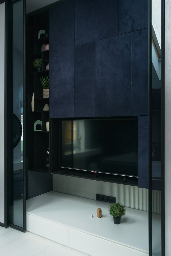 Пещера под водопадом