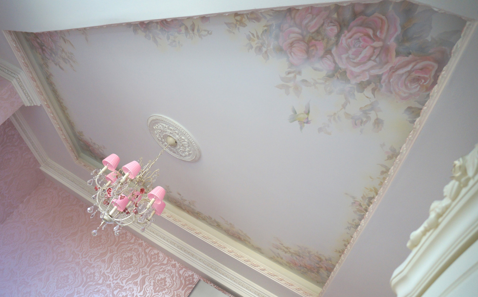 Роспись потолка в детской для девочки
