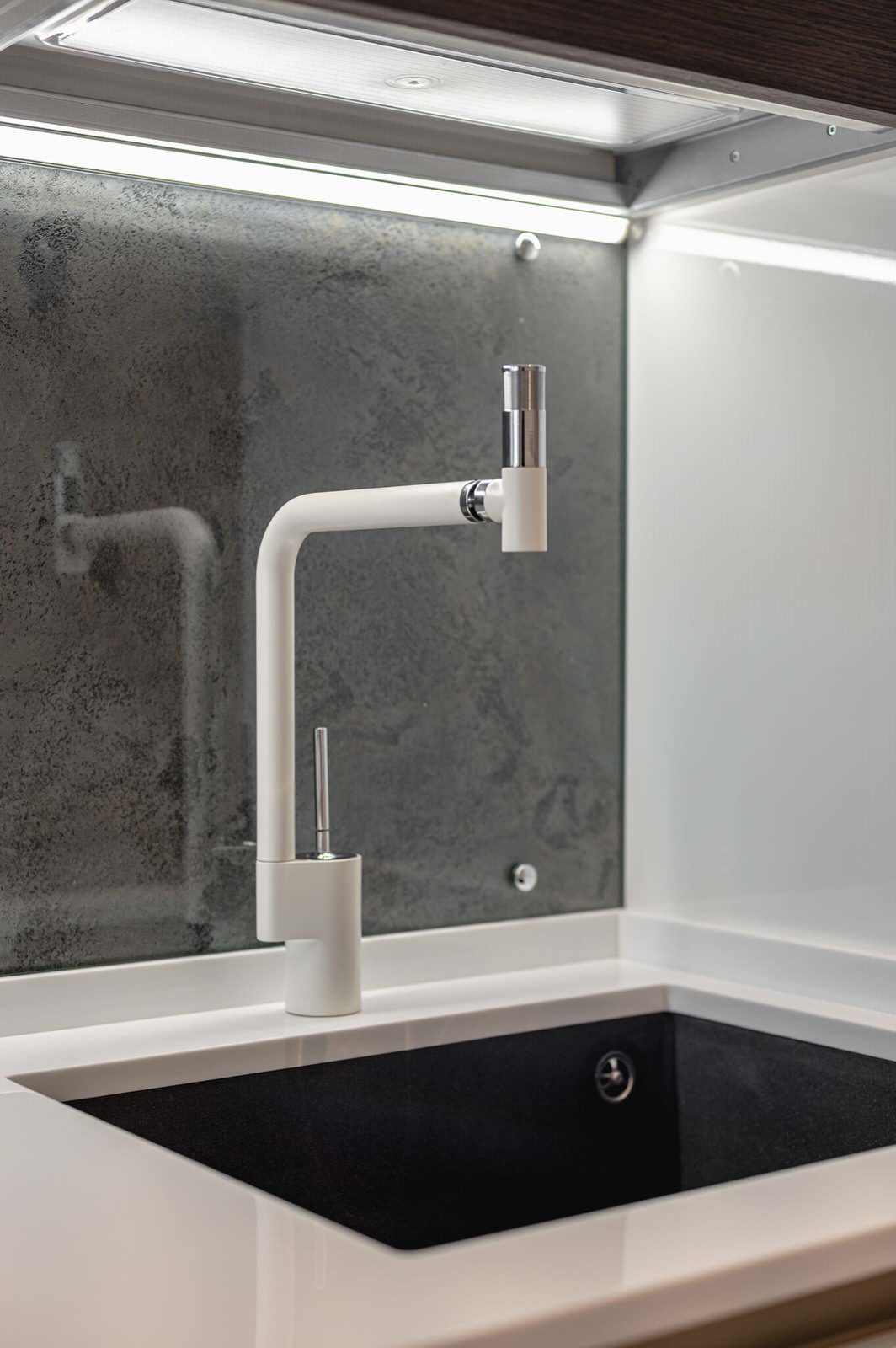 ЖК ЗАЗЕРКАЛЬЕ 406