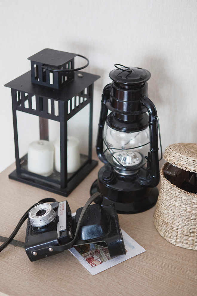 В гостях: Коллекция фонарей, винтажное бюро и петербургская эклектика