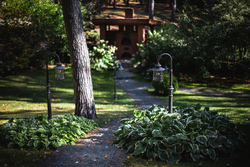 Сад в лесу в Московской области