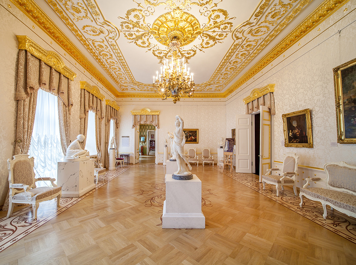 Оформление оконных убранств в Шереметьевском дворце