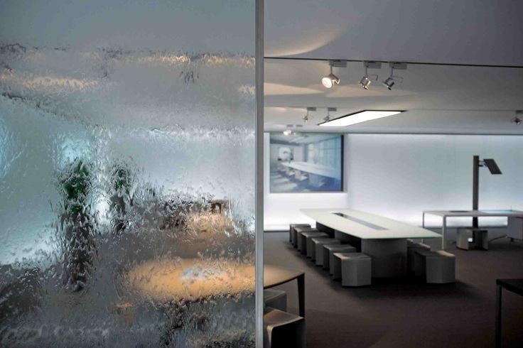 Фото производимой продукции: пузырьковые панели и колонны, интерьерные водопады