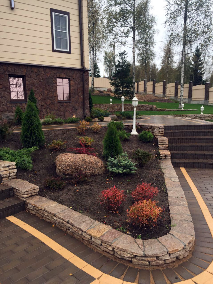 Дом из кирпича в Охтинском парке