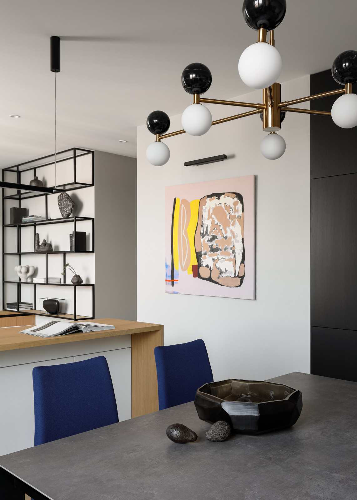 Light midecentury apartment / Квартира с легким флером midcentury