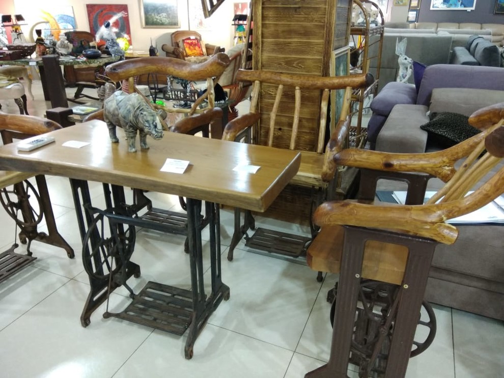 Обложка проекта: гарнитур столовый.