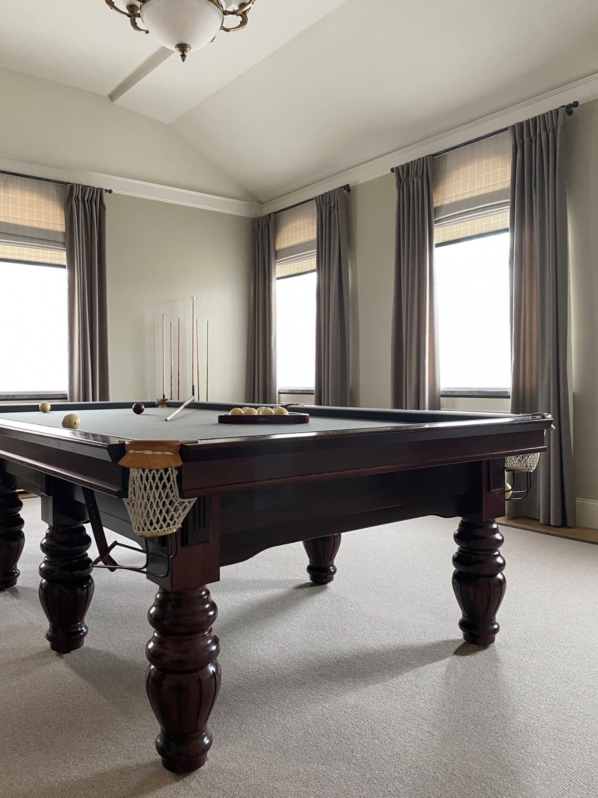 Бильярдная в загородном доме