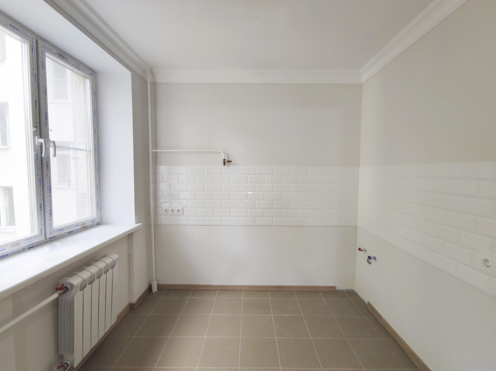 Небольшая кухня без мебели