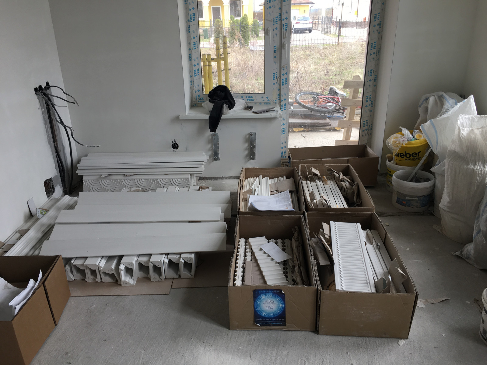 Интерьер в стиле современной классики с элементами Ар Деко.