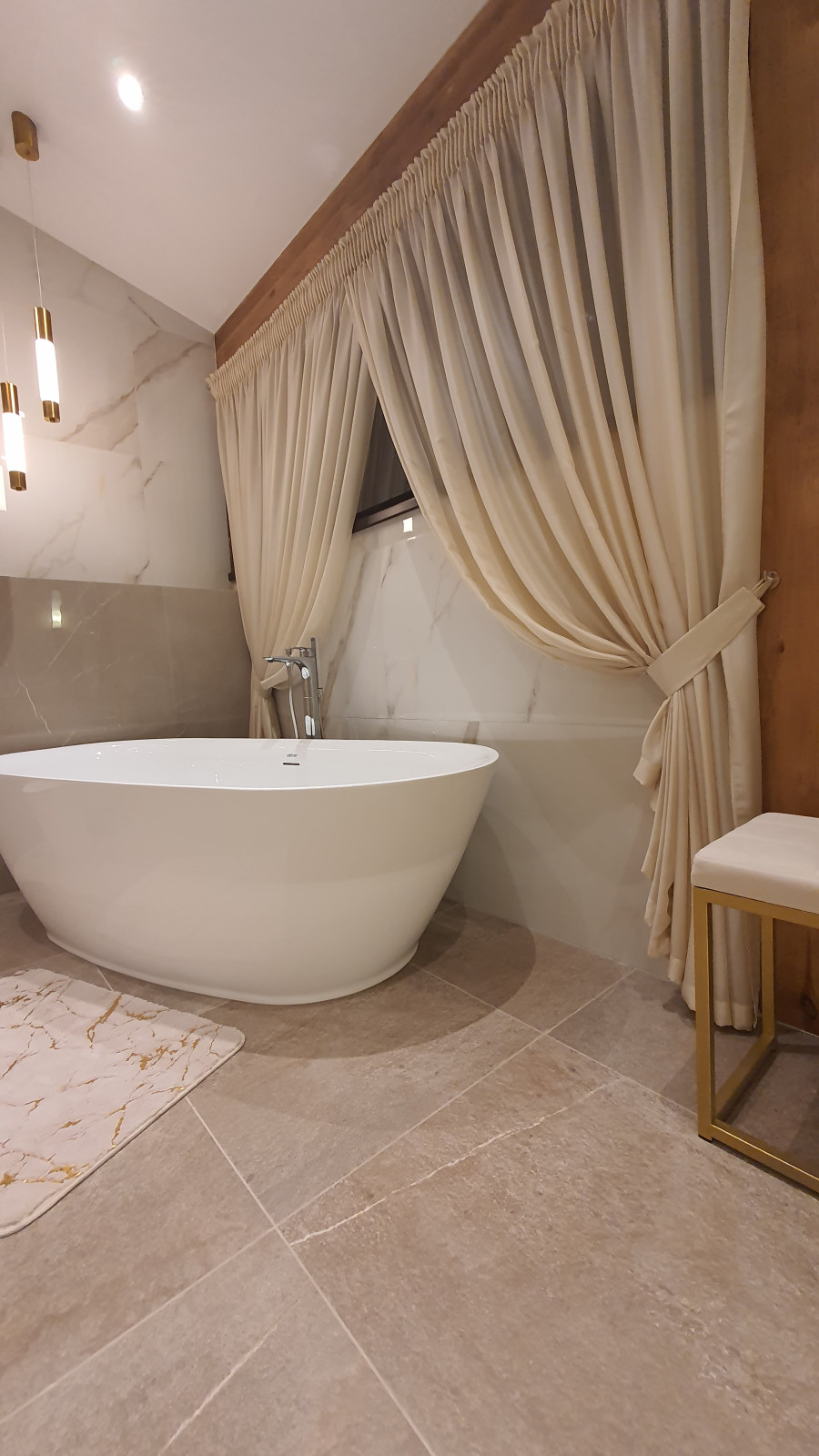 Шторы в ванной комнате