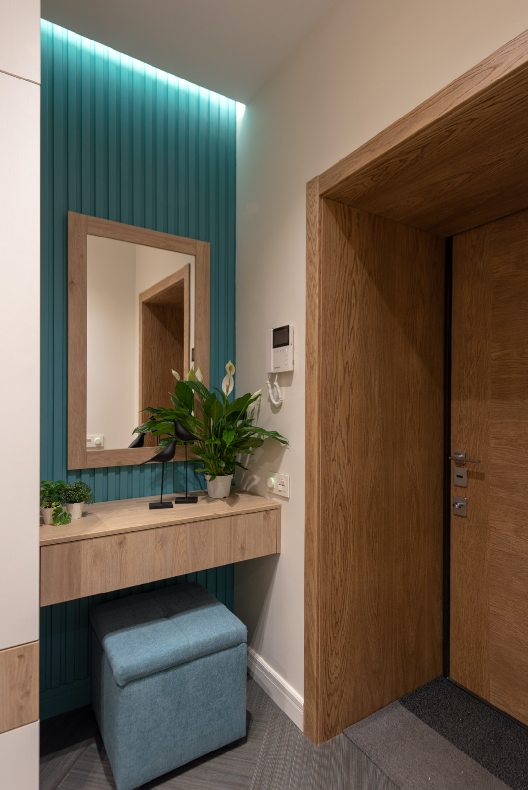 Подвесная консоль из шпона