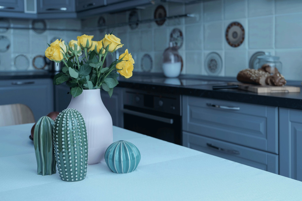 Двухкомнатная квартира для молодой девушки