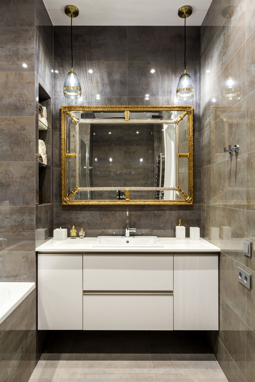 Просторная двухкомнатная квартира на Крестовском острове