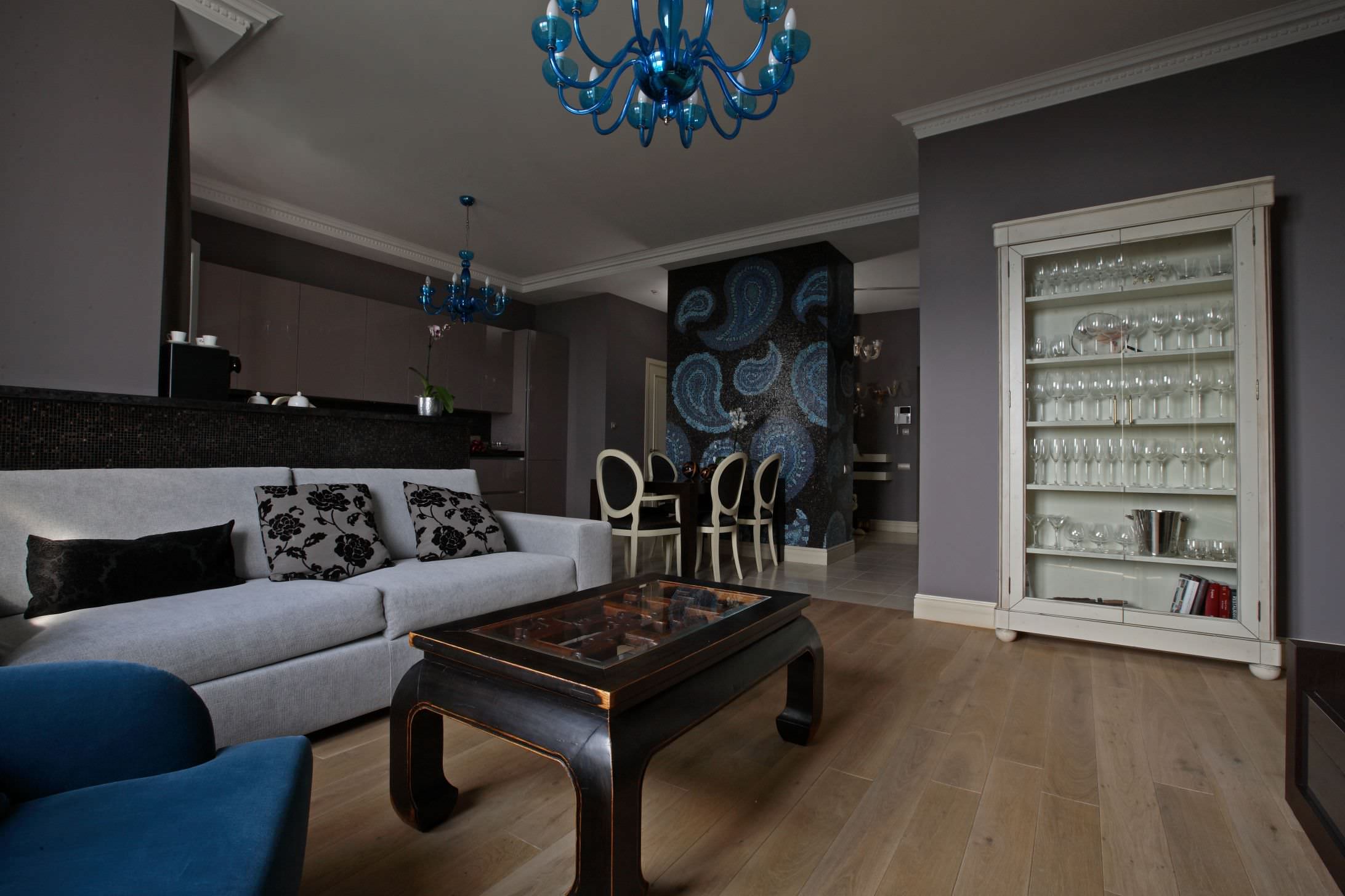 Houzz тур: «Огурцы» из мозаики и краски московского неба на 32-м этаже