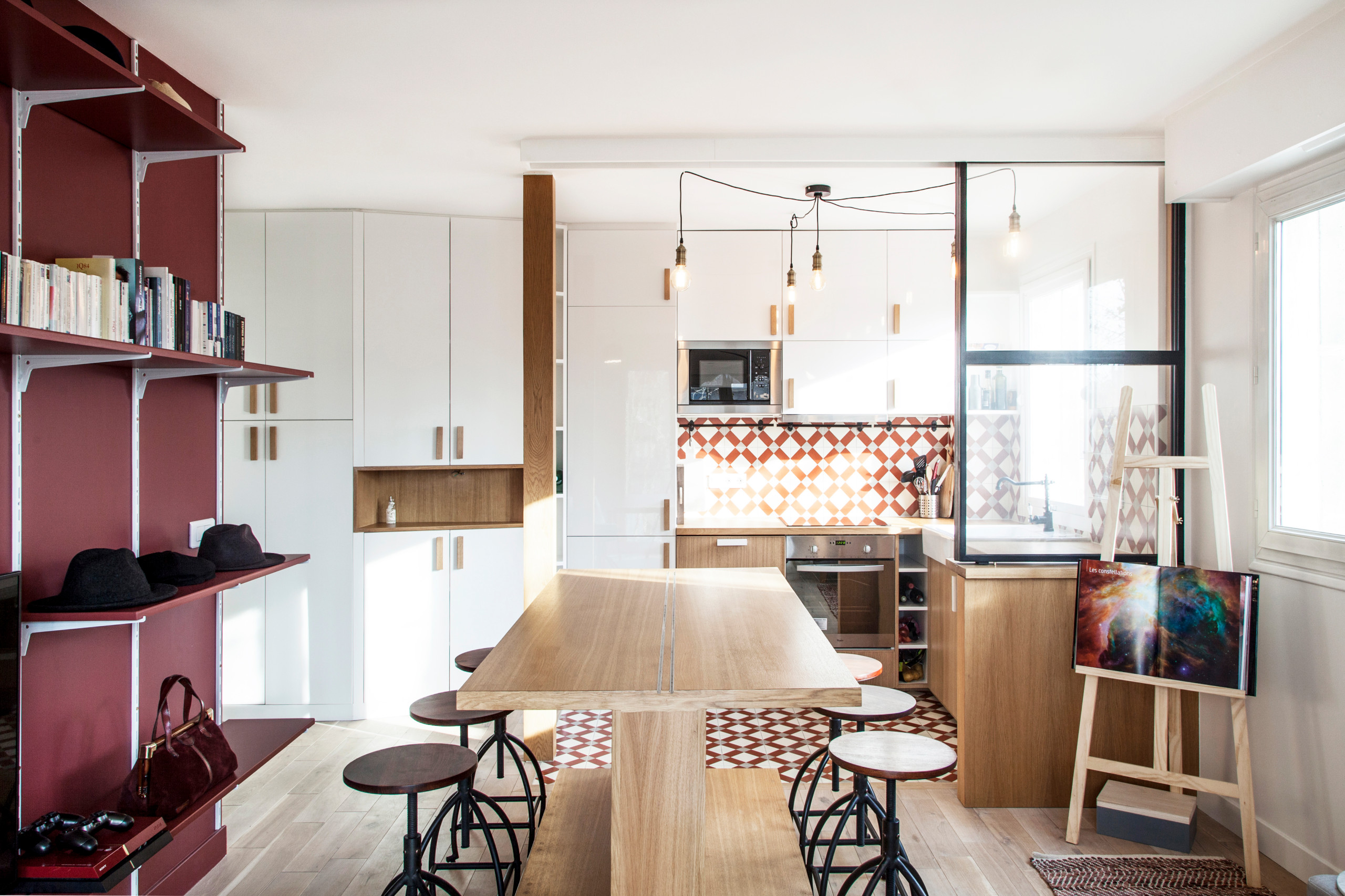 До и после: Микроапартаменты с причудливой стеной-столом