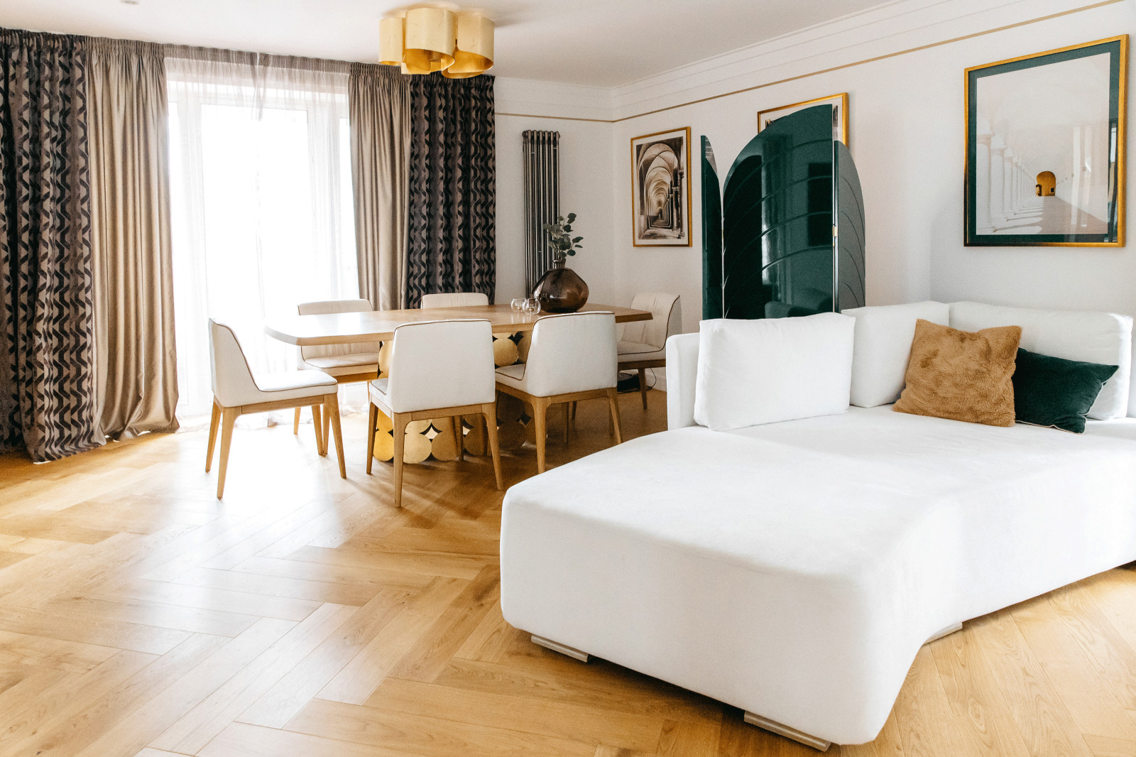 Диваны ручной работы из микровелюра. Декоративная ширма из МДФ