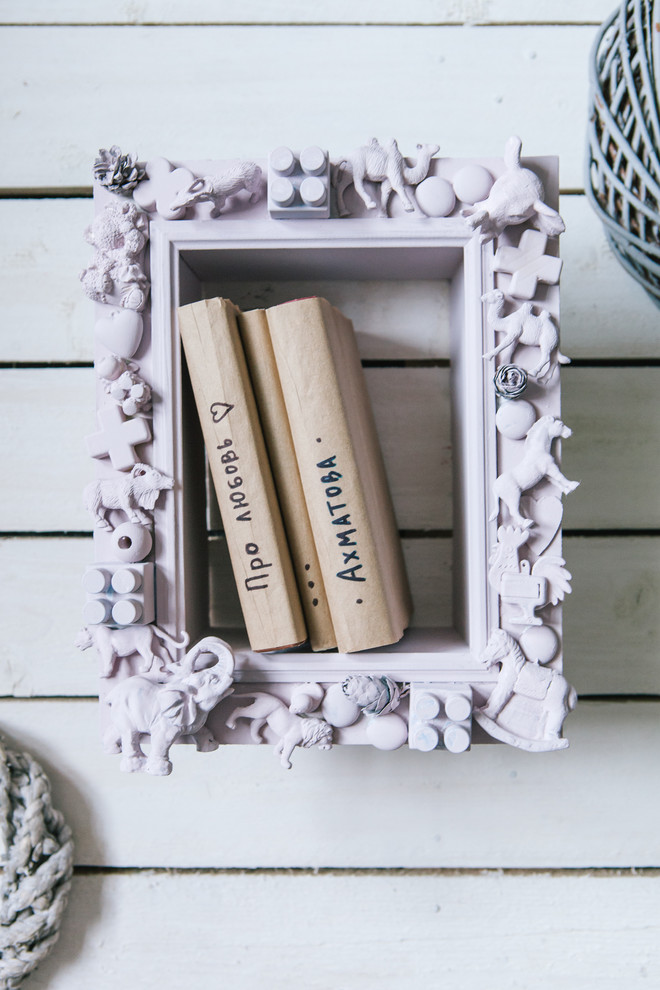 Своими руками: Полка в рамке из остатков Lego, мелких игрушек