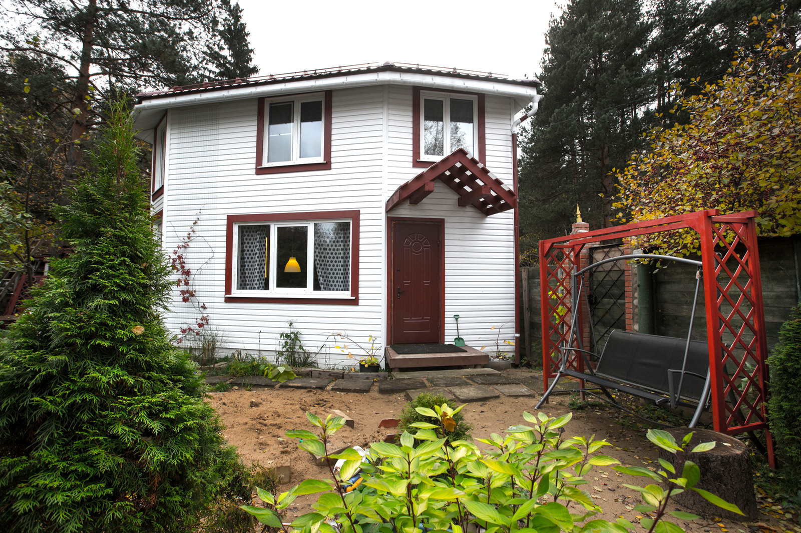 Старенькая дача в умелых руках.