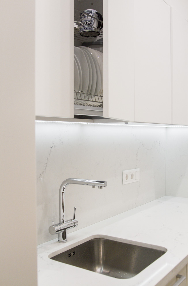 Кухня в стиле хай-тек