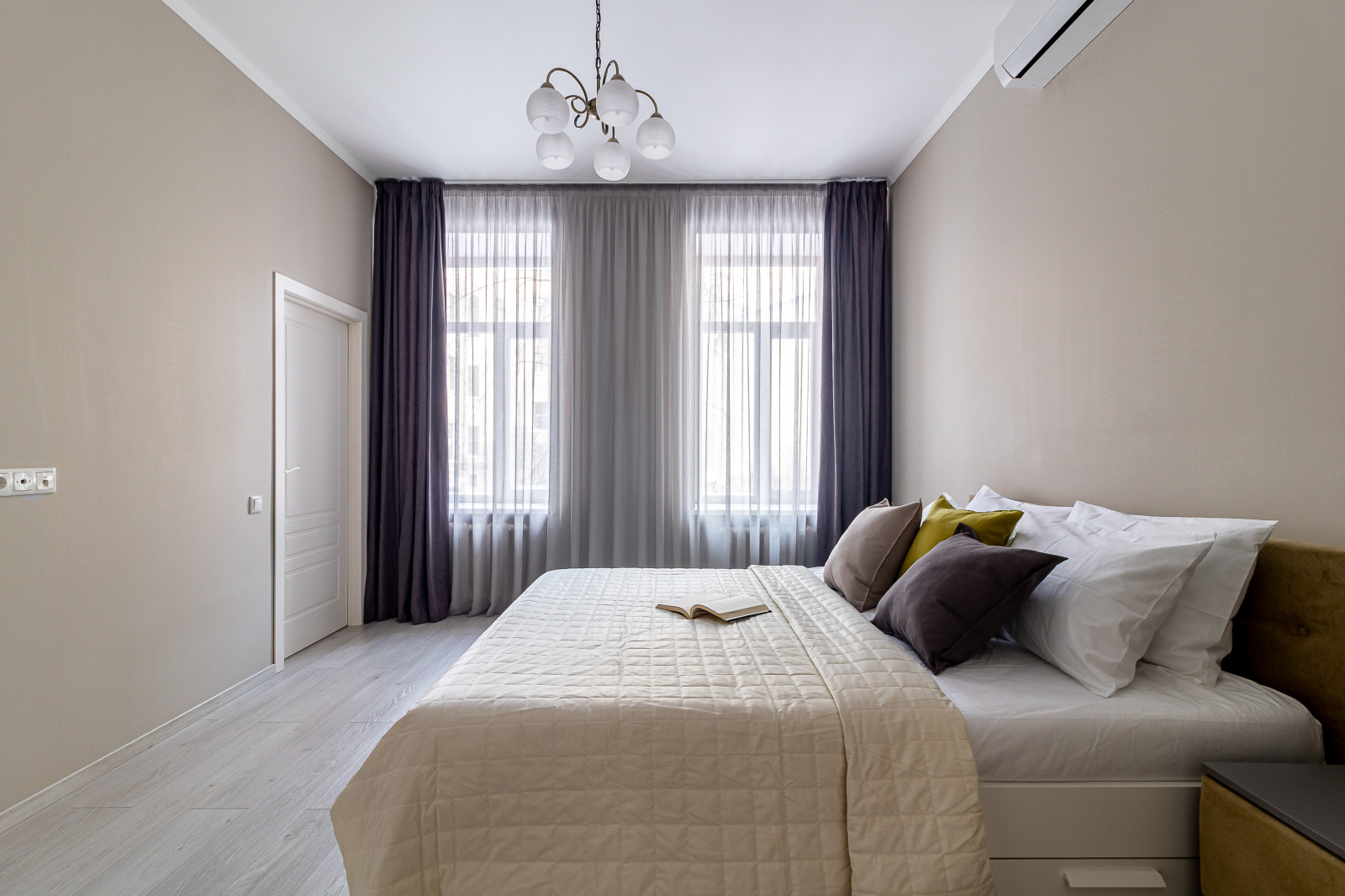 Съемка квартиры в историческом центре Санкт-Петербурга для сдачи в аренду.