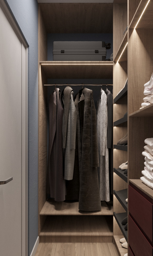 Маленькая гардеробная комната