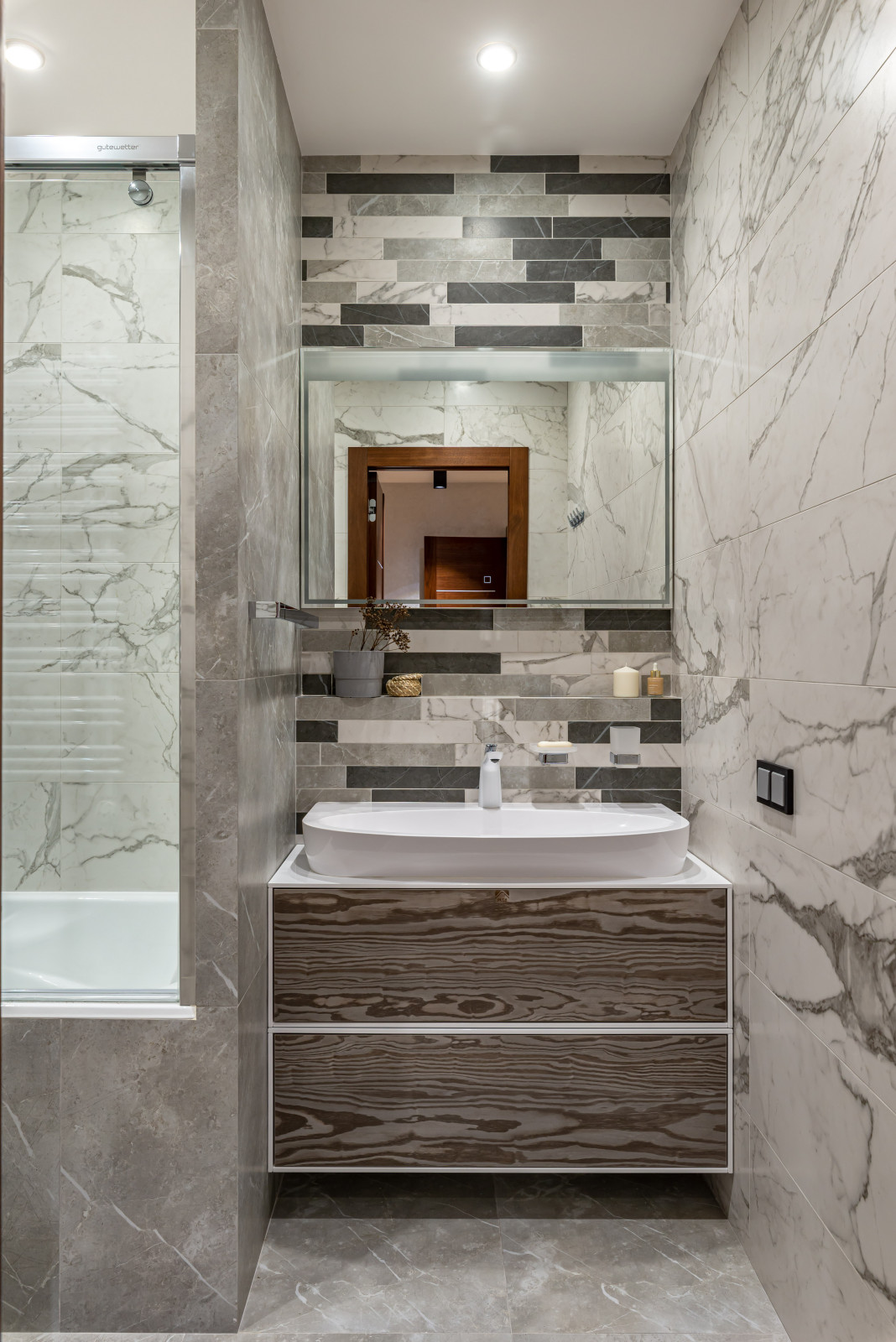 Трехкомнатная квартира в центре Москвы