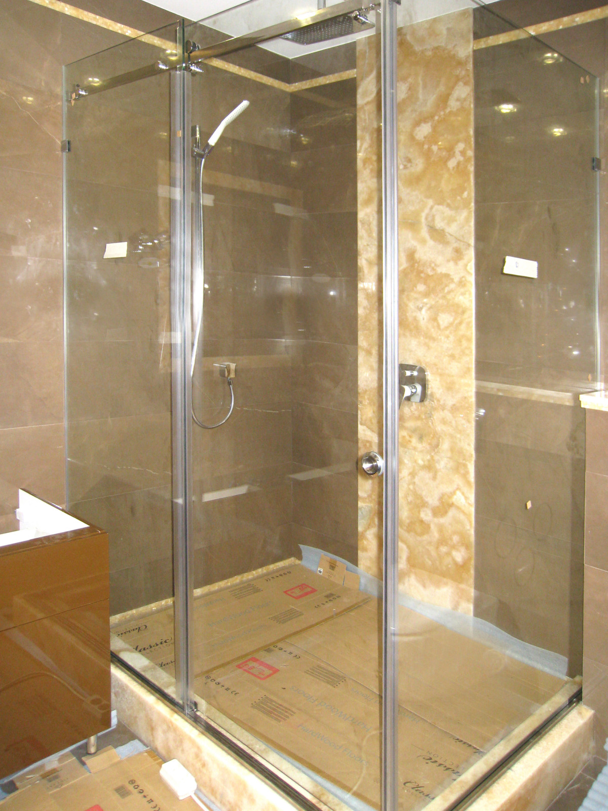 Grand-Steklo / Emist