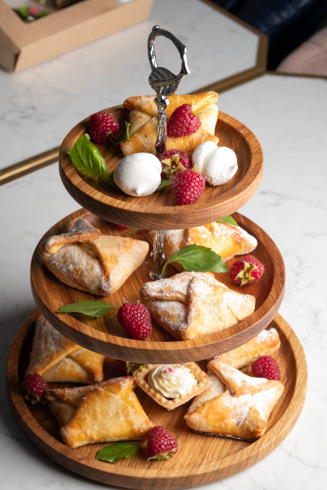 Декоративная деревянная посуда и предметы интерьера