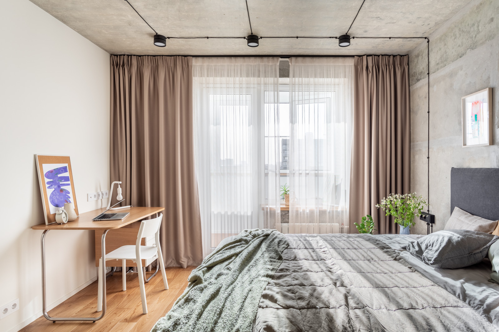 Houzz-тур: 42 кв.м — женственная квартира с бетонными стенами