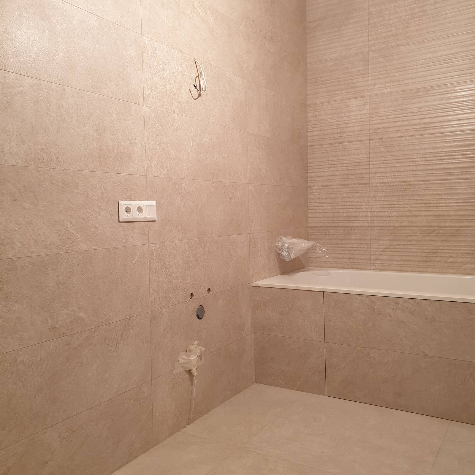 Встроенный шкаф в ванну. Тумба с раковиной