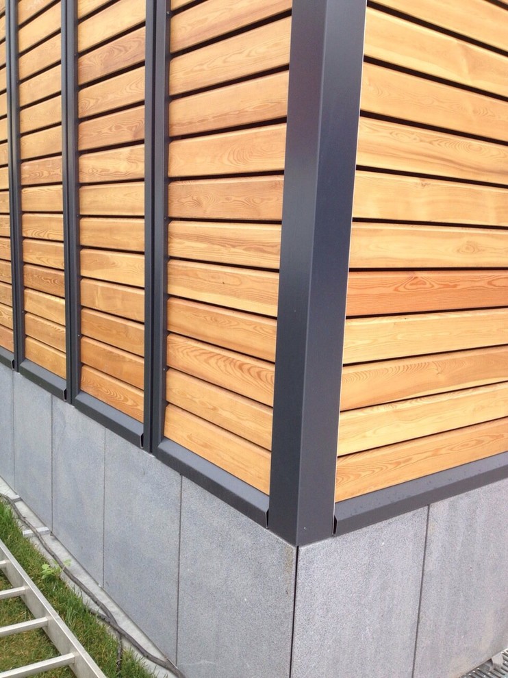 Обложка альбома: Дом_одноэтажныйснаколонной крышей