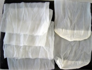 Своими руками: Пасхальные яйца, окрашенные ягодами и цветами