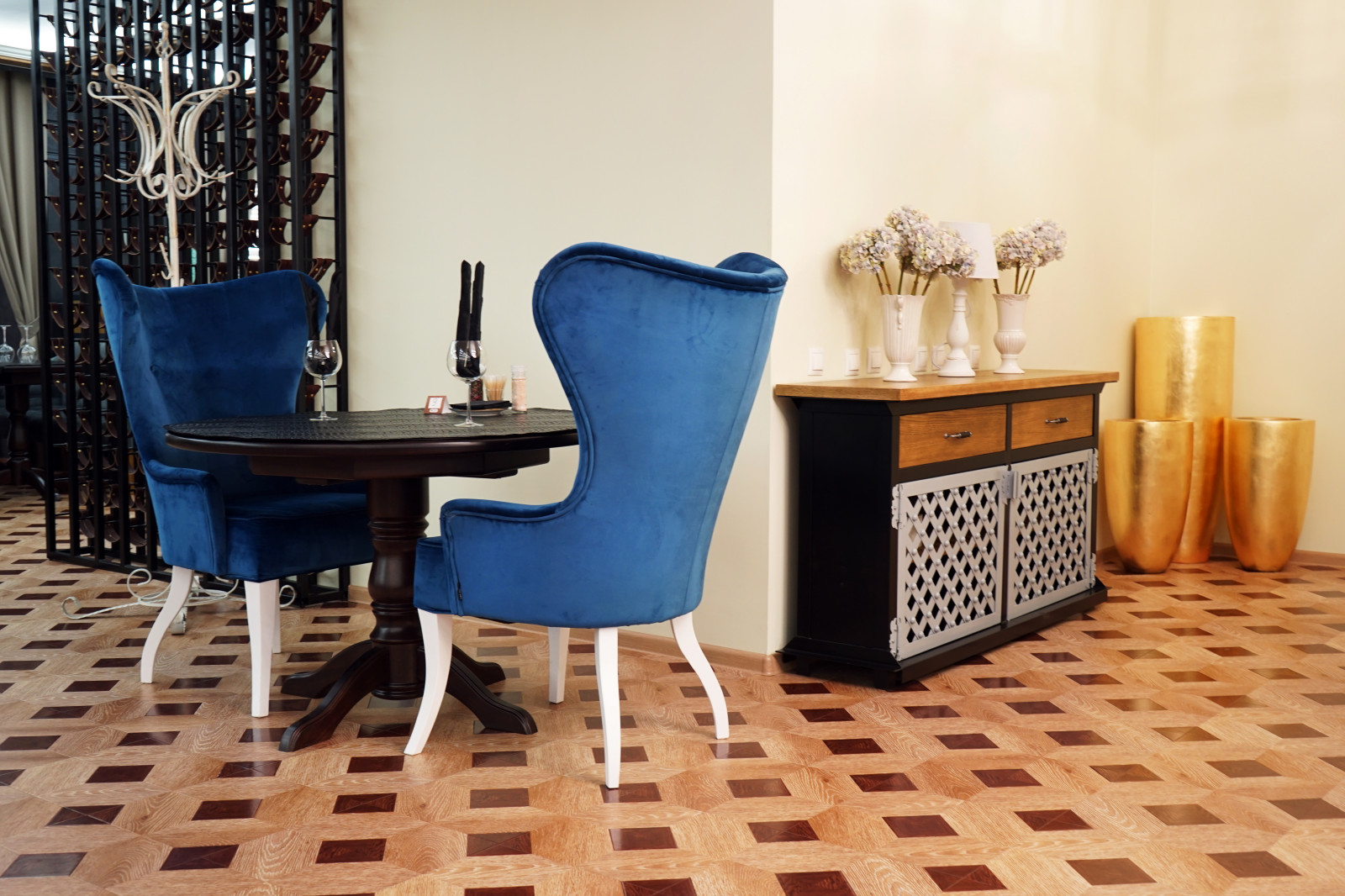 Кресло «Корфур Модерн» в интерьере ресторана