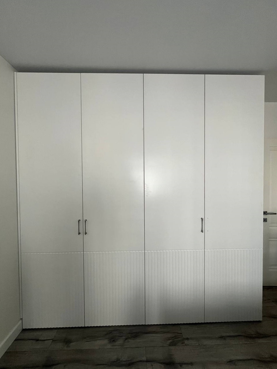 Стильный шкаф (сборка в деталях)