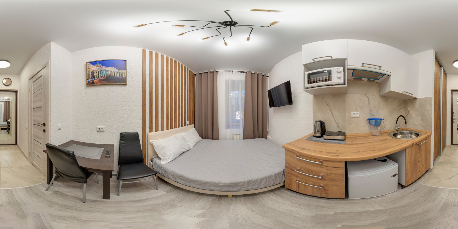 Мини-студия под сдачу посуточно на Марата 22 номер 1