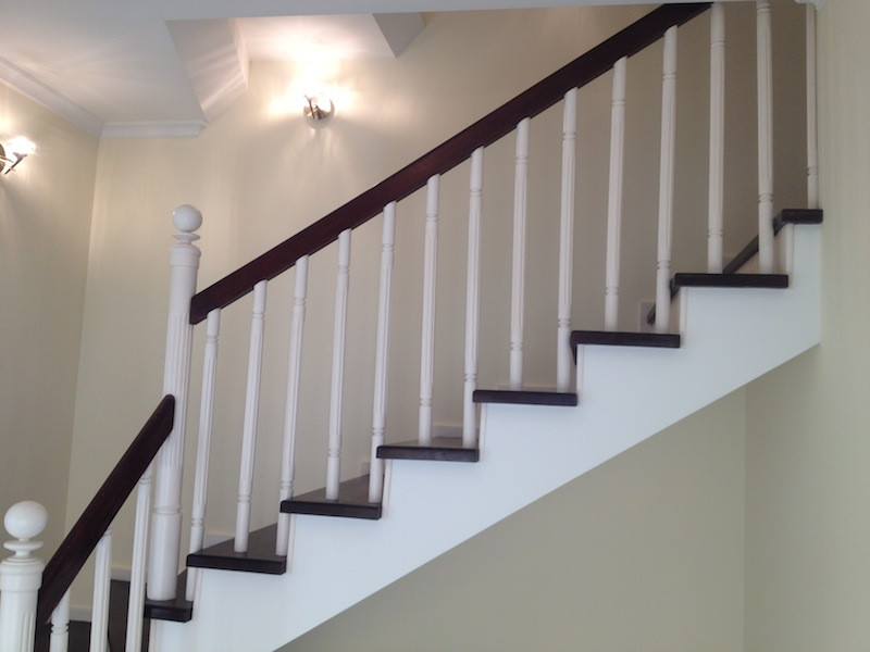 Деревянная лестница Пиано